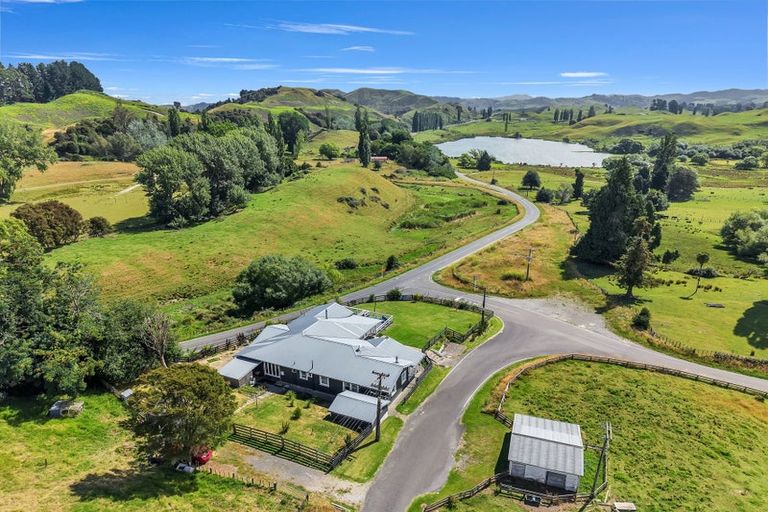 Photo of property in 2 School Road, Tiniroto, Manutuke, 4078