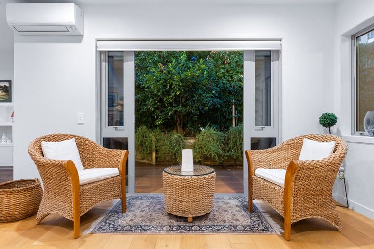 Photo of property in 18a Sylvan Park Avenue, Milford, Auckland, 0620