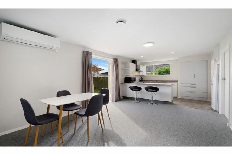 Photo of property in 36 Oakley Crescent, Hornby, Christchurch, 8042