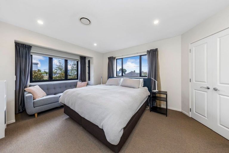 Photo of property in 76a Walmer Road, Point Chevalier, Auckland, 1022