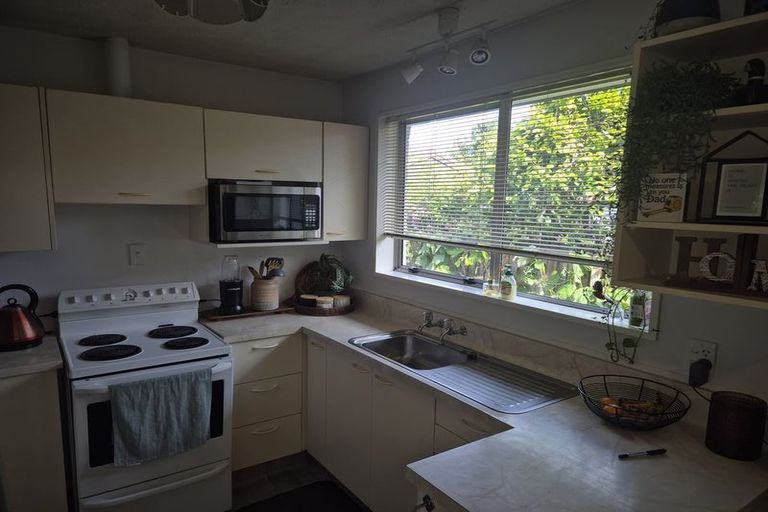 Photo of property in 73 Arcon Drive, Broomfield, Christchurch, 8042