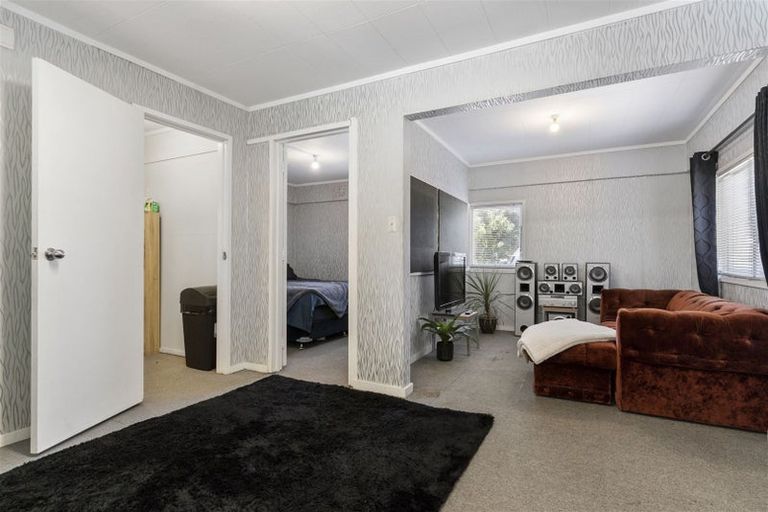 Photo of property in 36 Cascades Road, Pakuranga Heights, Auckland, 2010