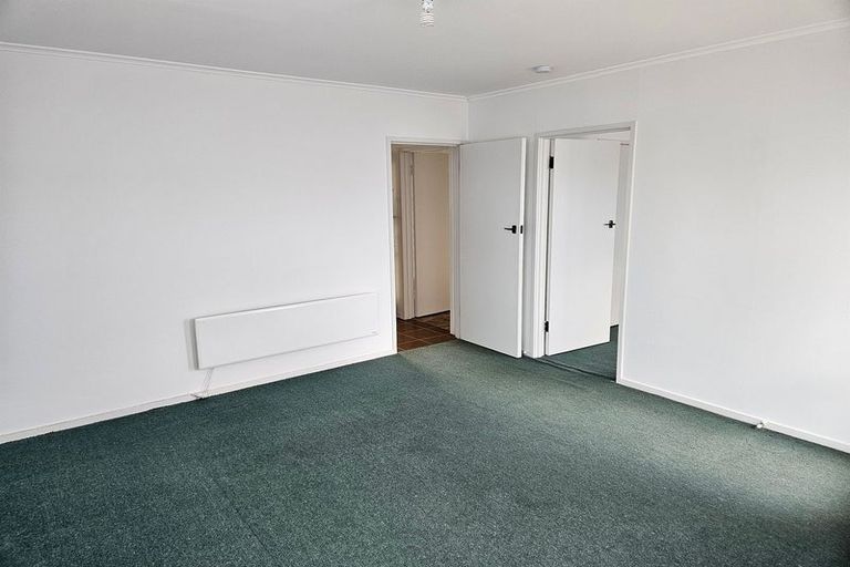 Photo of property in 4/3141 Great North Road, New Lynn, Auckland, 0600