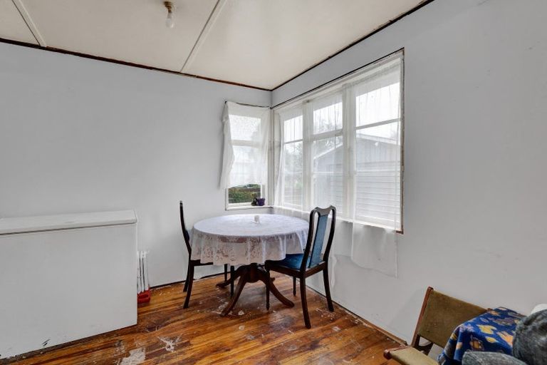 Photo of property in 10 Acourt Street, Hawera, 4610