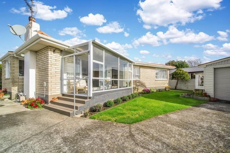 Photo of property in 52a Dixon Avenue, Hawera, 4610