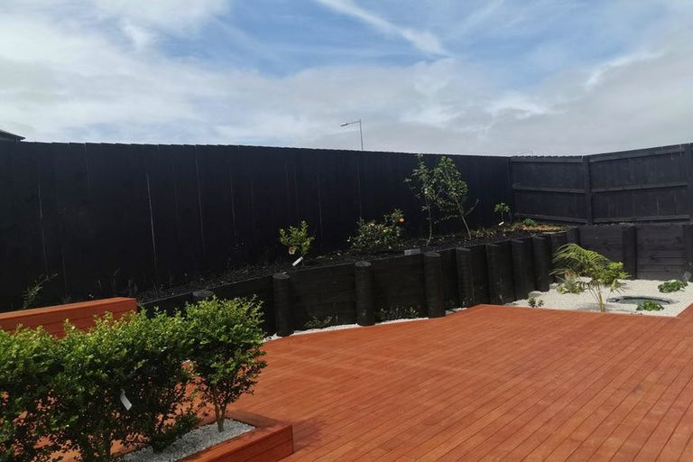 Photo of property in 10 Kotuitui Drive, Wainui, 0992