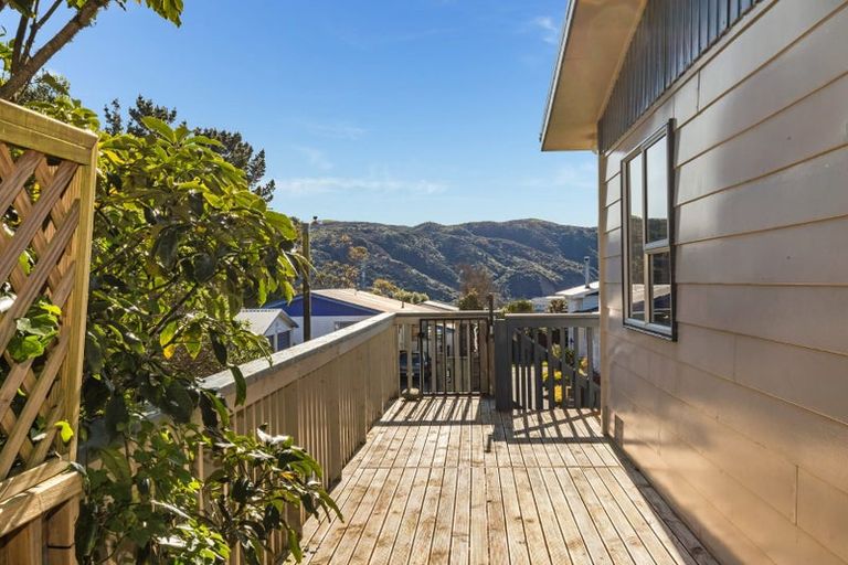Photo of property in 25 Robson Street, Stokes Valley, Lower Hutt, 5019