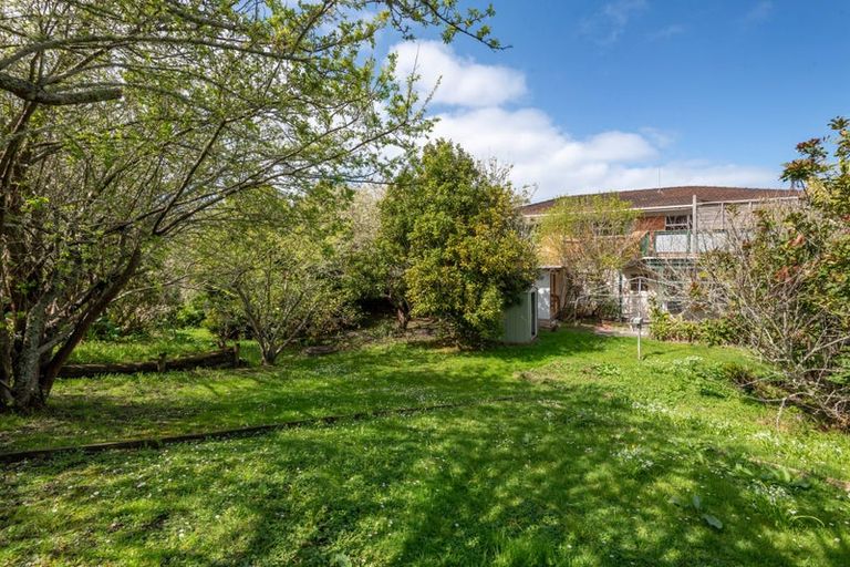 Photo of property in 6 Bellcroft Place, Belmont, Auckland, 0622