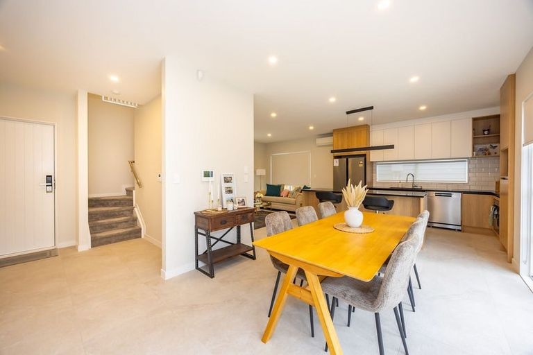 Photo of property in 34 Hellyers Street, Birkdale, Auckland, 0626