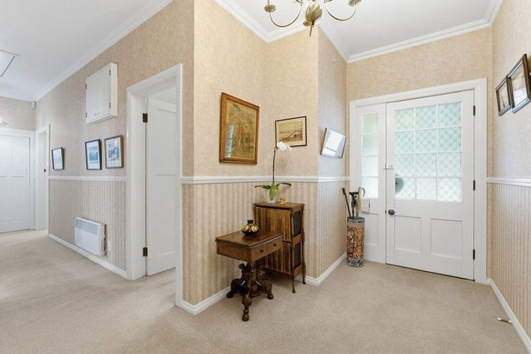 Photo of property in 3 Selwyn Crescent, College Estate, Whanganui, 4500