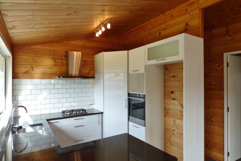 Photo of property in 43 Charlotte Street, Stanmore Bay, Whangaparaoa, 0932