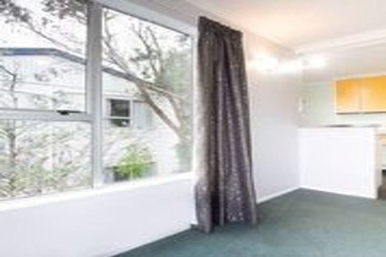 Photo of property in 64a Black Rock Road, Newlands, Wellington, 6037