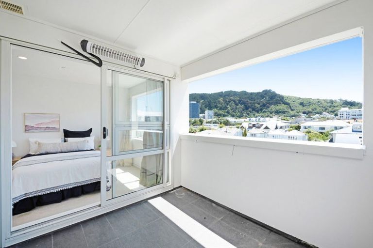 Photo of property in Stadium Garden Flats, 304/107 Thorndon Quay, Pipitea, Wellington, 6011