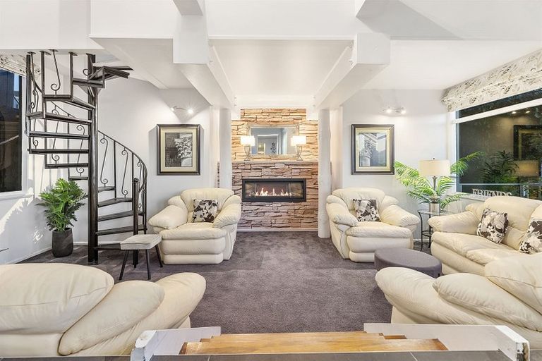 Photo of property in 29 The Track, Plimmerton, Porirua, 5026