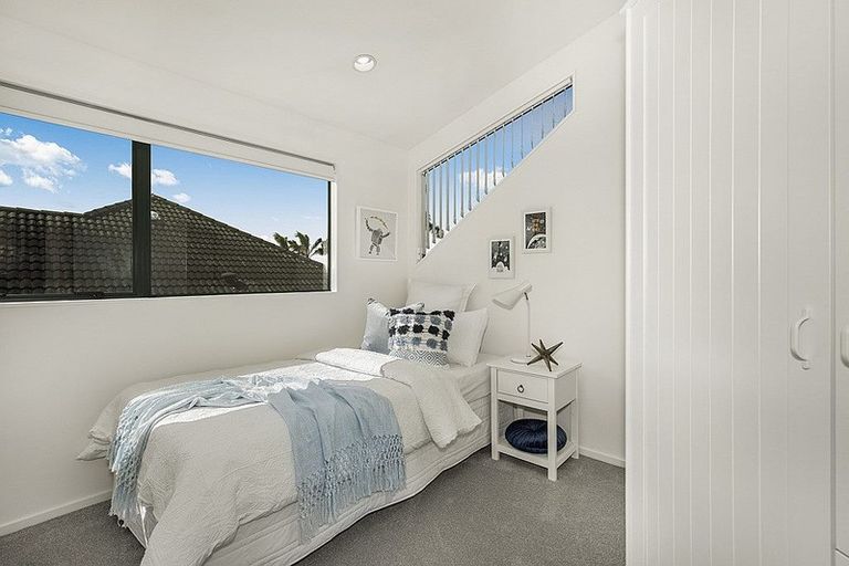 Photo of property in 82 Glenross Drive, Wattle Downs, Auckland, 2103