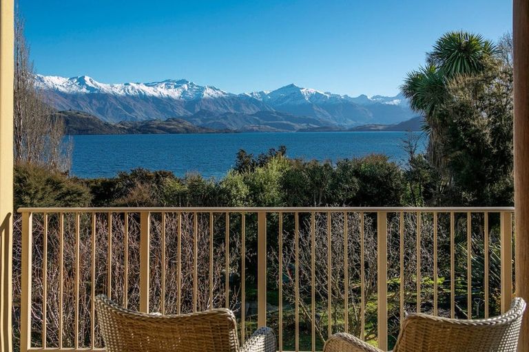 Photo of property in 337 Beacon Point Road, Wanaka, 9305
