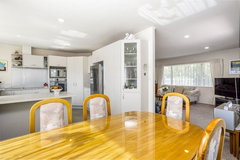 Photo of property in 69a Lakeside Drive, Orewa, 0931