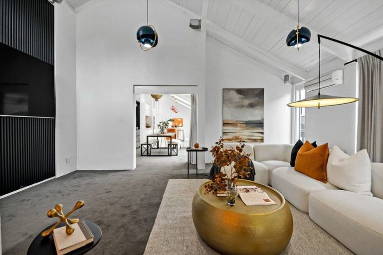 Photo of property in 26 Braemar Road, Castor Bay, Auckland, 0620