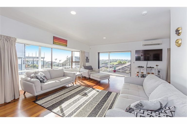 Photo of property in 8 Castaway Place, Gulf Harbour, Whangaparaoa, 0930