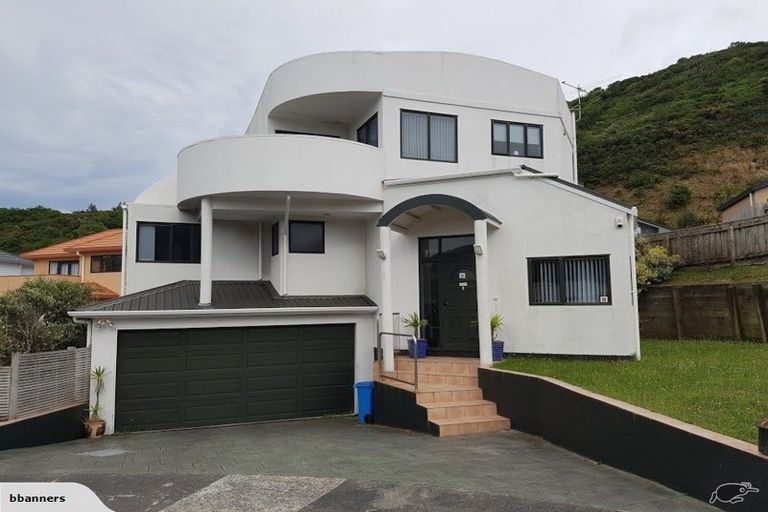 Photo of property in 30a Bowes Crescent, Strathmore Park, Wellington, 6022