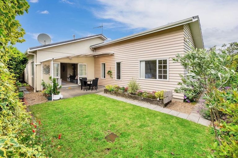 Photo of property in 12 Mulvaney Crescent, Henderson, Auckland, 0612