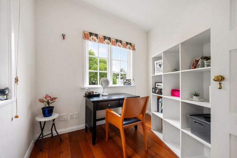 Photo of property in 5a Raroa Road, Kelburn, Wellington, 6012