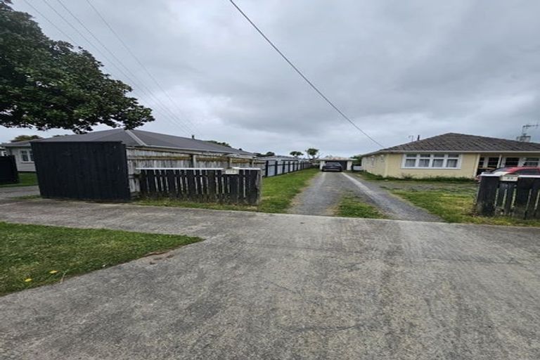 Photo of property in 71 Queenwood Road, Levin, 5510