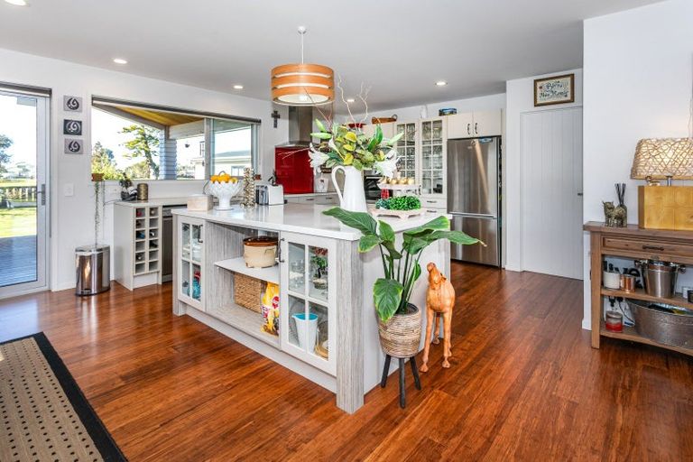 Photo of property in 104 Kiwi Road, Whangamata, 3620