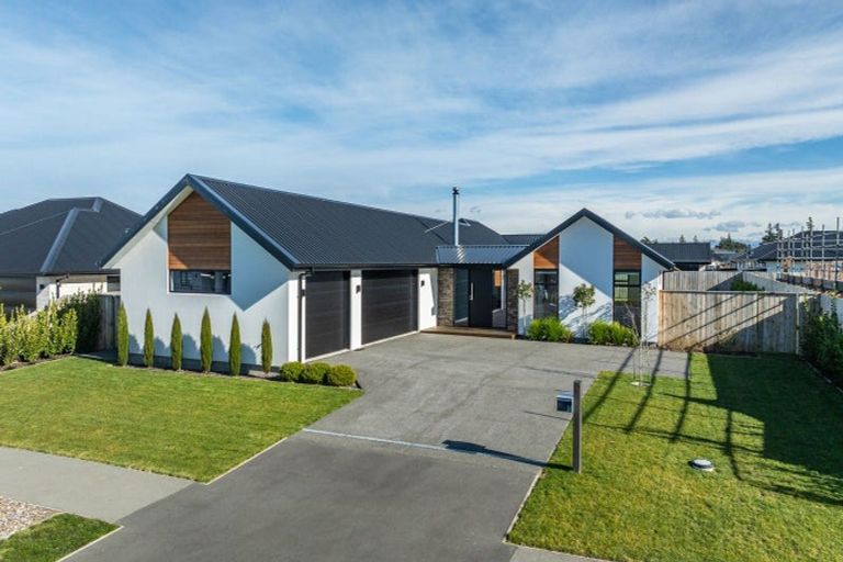 Photo of property in 14 Merino Crescent, Kirwee, 7571