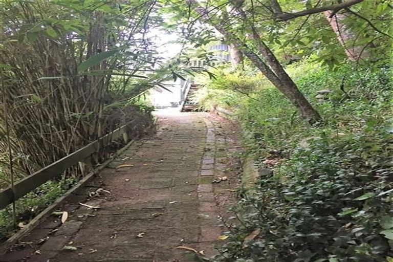 Photo of property in 148 Nicholson Road, Khandallah, Wellington, 6035