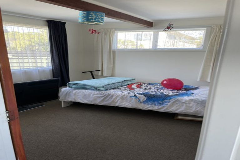 Photo of property in 61a Baylands Drive, Newlands, Wellington, 6037