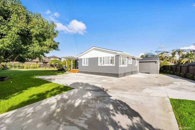 Photo of property in 56 Dale Crescent, Pakuranga, Auckland, 2010