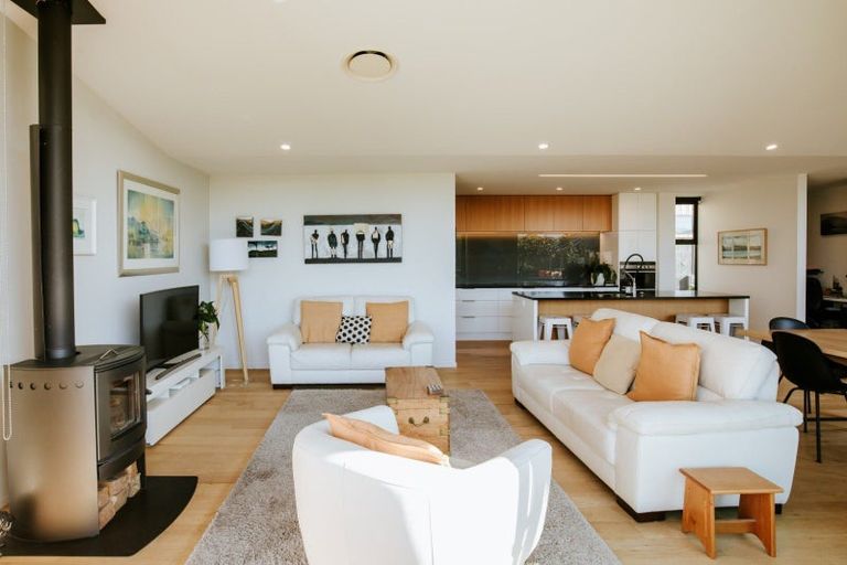 Photo of property in 24 Stackbrae Avenue, Wanaka, 9305