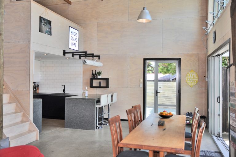 Photo of property in 19 Cumberland Street, Leigh, 0985