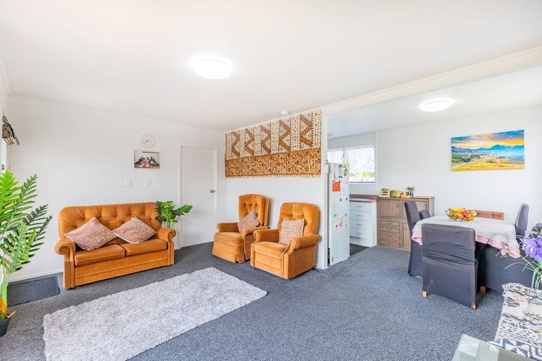 Photo of property in 10a Hamblyn Place, Ranui, Auckland, 0612