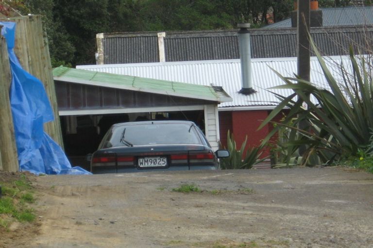 Photo of property in 40 Pioneer Road, Moturoa, New Plymouth, 4310