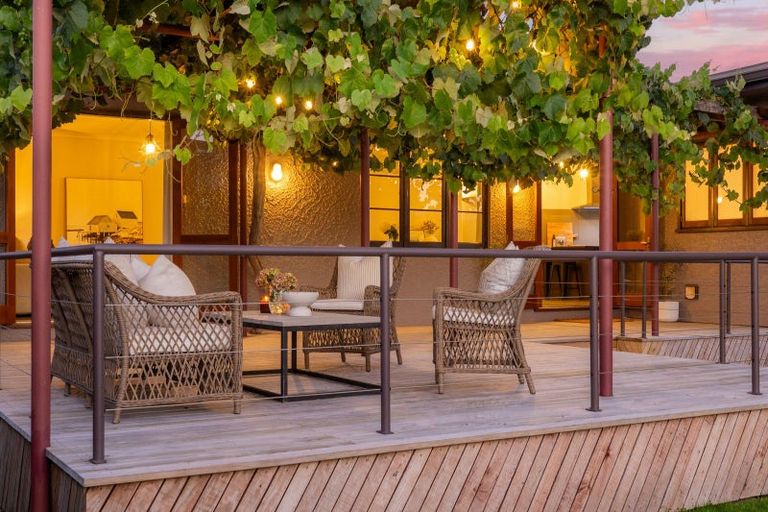 Photo of property in 913 Lawrence Street, Akina, Hastings, 4122