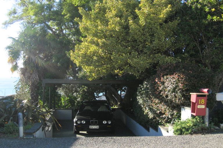 Photo of property in 18 Hukarere Road, Bluff Hill, Napier, 4110