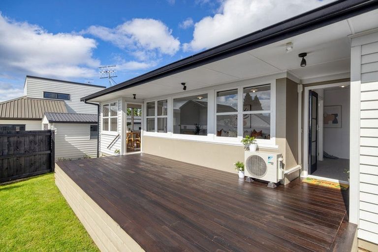 Photo of property in 8a Queen Road, Bellevue, Tauranga, 3110