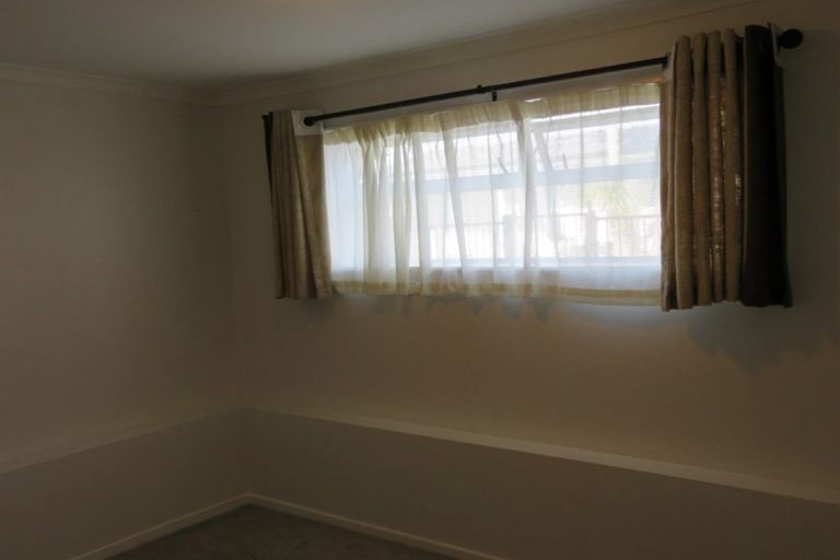 Photo of property in 1/31 Becroft Drive, Forrest Hill, Auckland, 0620
