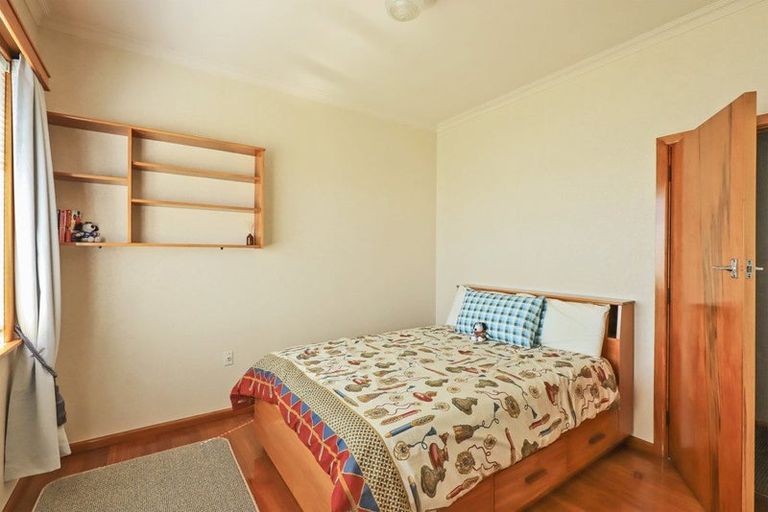 Photo of property in 437 Dalcross Street, Mayfair, Hastings, 4122
