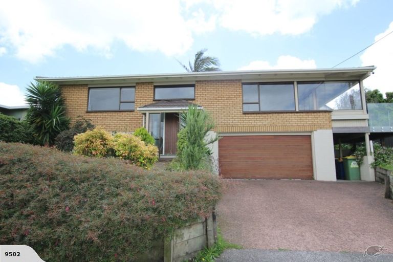 Photo of property in 2/162 East Coast Road, Forrest Hill, Auckland, 0620