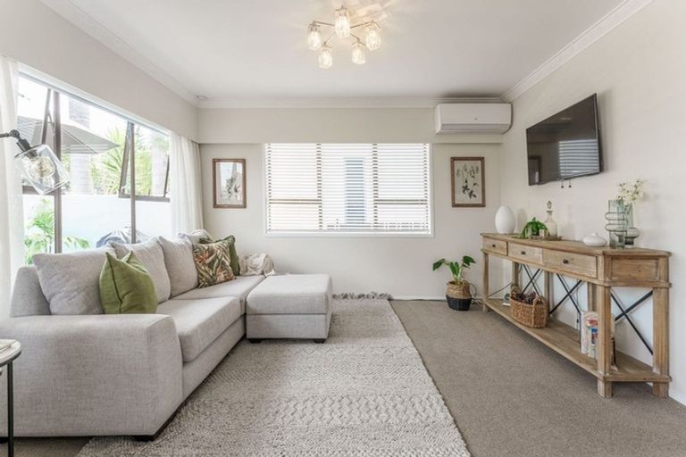 Photo of property in 2a Empire Road, Orewa, 0931