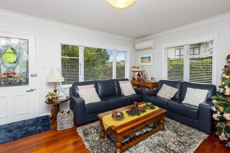 Photo of property in 10b Tiwakawaka Grove, Heretaunga, Upper Hutt, 5018