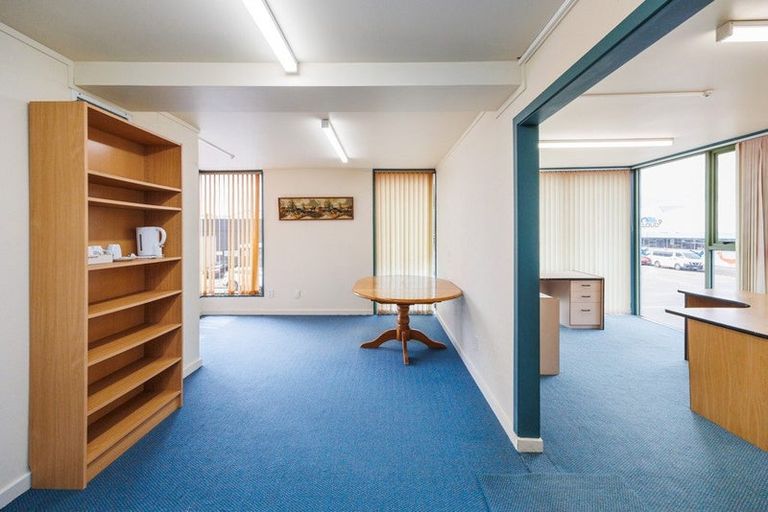 Photo of property in 28 Taonui Street, Palmerston North, 4410