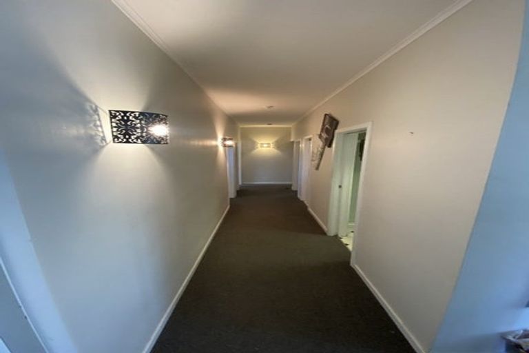 Photo of property in 62 Kelburn Parade, Kelburn, Wellington, 6012