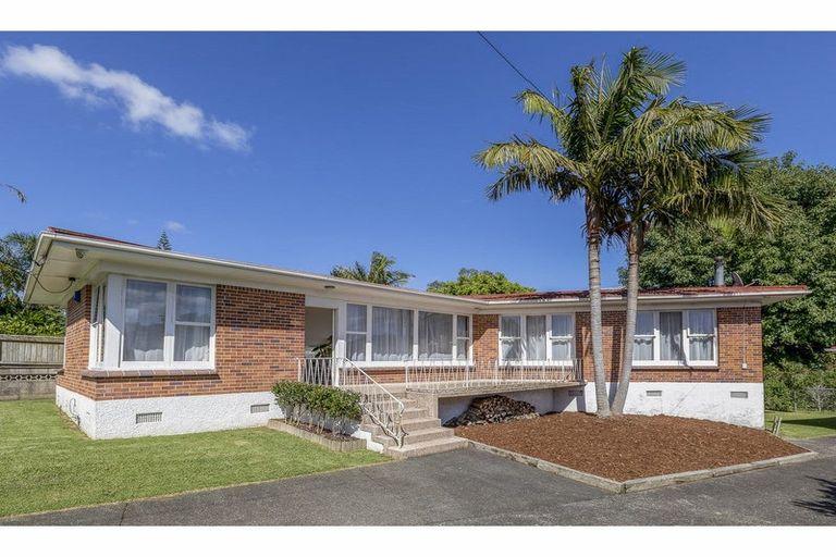 Photo of property in 52 Sylvan Crescent, Te Atatu South, Auckland, 0610