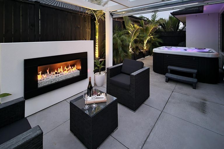 Photo of property in 11 Creda Road, Wattle Downs, Auckland, 2103