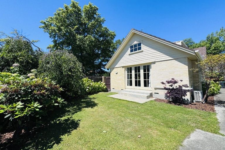 Photo of property in 37 Helmores Lane, Merivale, Christchurch, 8014