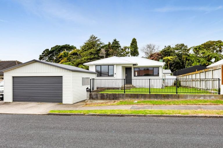 Photo of property in 3 Tupoki Street, Glen Avon, New Plymouth, 4312